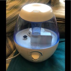 Vicks Cool Mist Filter Free Humidifier